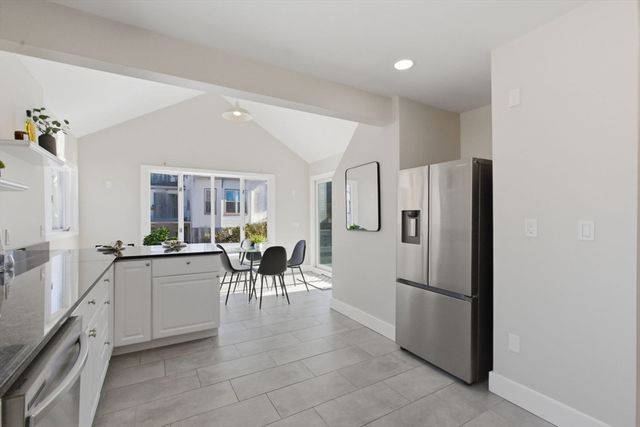 15 S Fairview St 3, Boston, MA 02131
