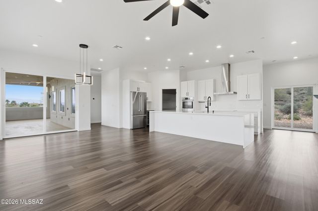 1888 N El Moraga Drive, Tucson, AZ 85745