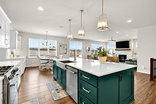 8020 W Preserve PARKWAY, Mequon, WI 53097