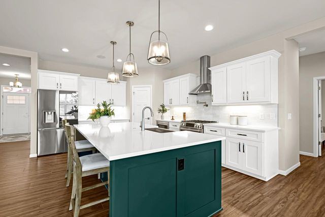 8020 W Preserve PARKWAY, Mequon, WI 53097