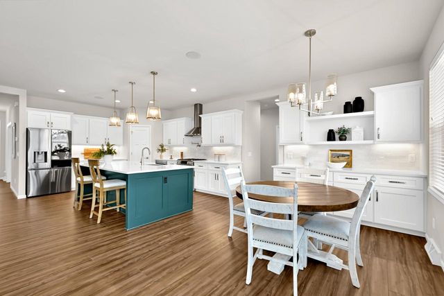 8020 W Preserve PARKWAY, Mequon, WI 53097