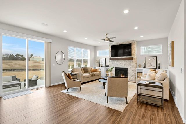 8020 W Preserve PARKWAY, Mequon, WI 53097