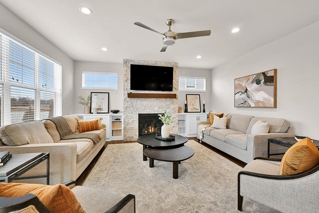 8020 W Preserve PARKWAY, Mequon, WI 53097