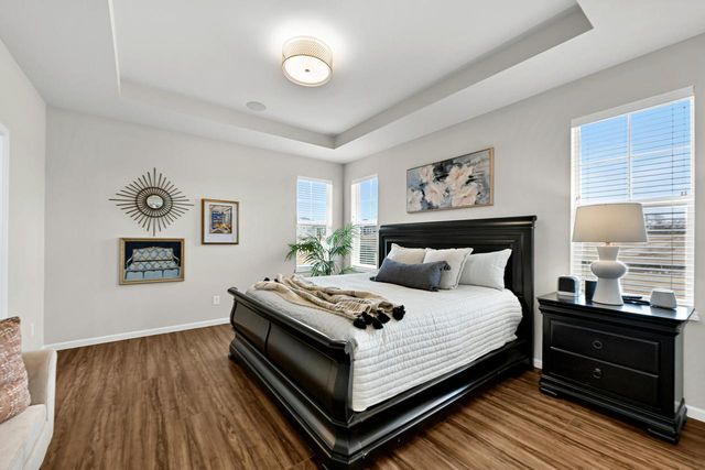 8020 W Preserve PARKWAY, Mequon, WI 53097