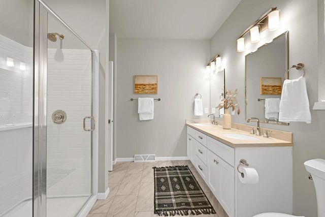 8020 W Preserve PARKWAY, Mequon, WI 53097