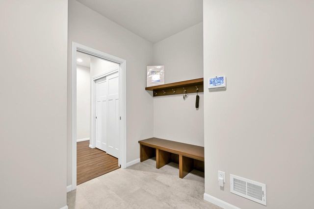 8020 W Preserve PARKWAY, Mequon, WI 53097