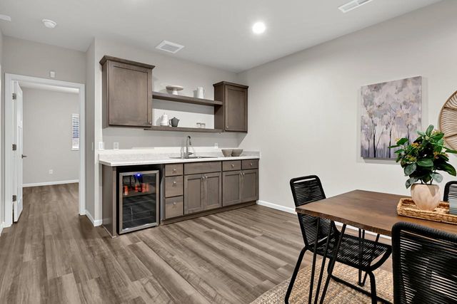 8020 W Preserve PARKWAY, Mequon, WI 53097