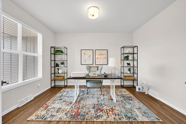 8020 W Preserve PARKWAY, Mequon, WI 53097