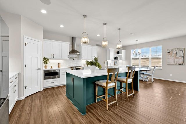 8020 W Preserve PARKWAY, Mequon, WI 53097