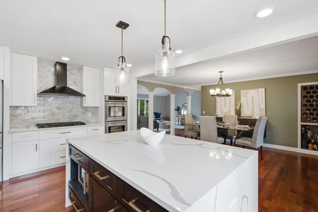 7001 Lanham Lane, Edina, MN 55439