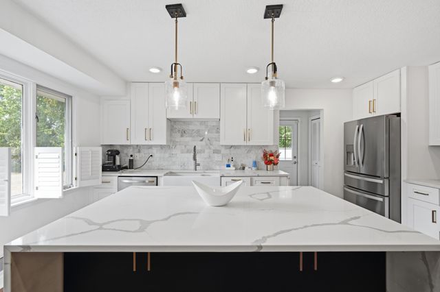 7001 Lanham Lane, Edina, MN 55439