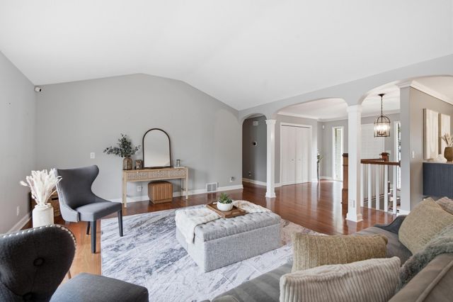 7001 Lanham Lane, Edina, MN 55439