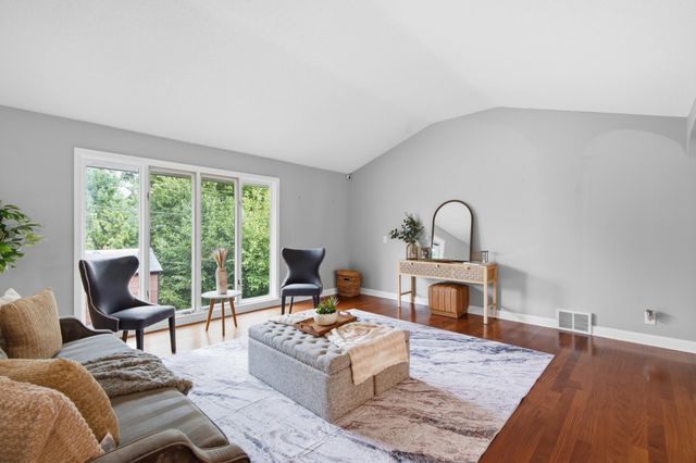 7001 Lanham Lane, Edina, MN 55439