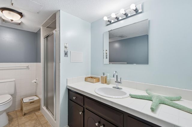 7001 Lanham Lane, Edina, MN 55439