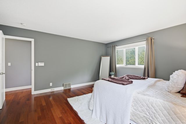 7001 Lanham Lane, Edina, MN 55439