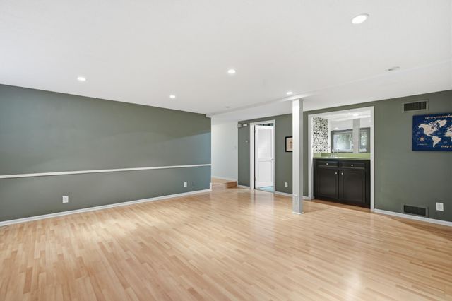 7001 Lanham Lane, Edina, MN 55439