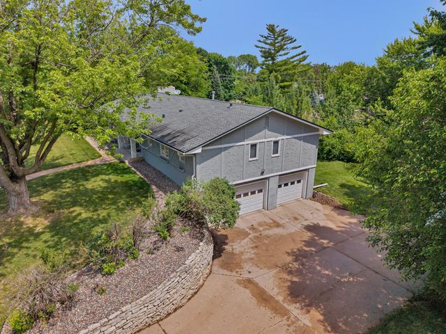 7001 Lanham Lane, Edina, MN 55439