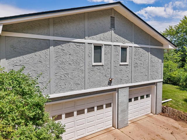 7001 Lanham Lane, Edina, MN 55439