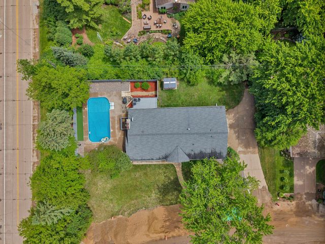 7001 Lanham Lane, Edina, MN 55439