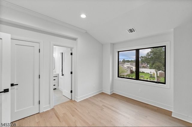 104 Highview Dr, Clifton City, NJ 07013