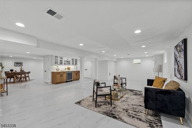 104 Highview Dr, Clifton City, NJ 07013