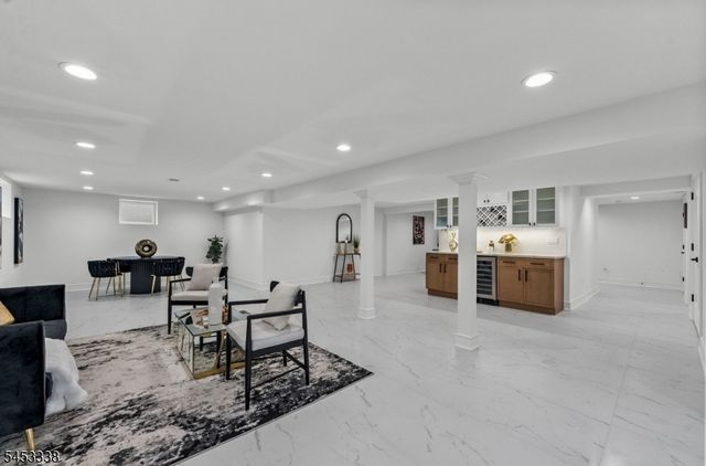 104 Highview Dr, Clifton City, NJ 07013
