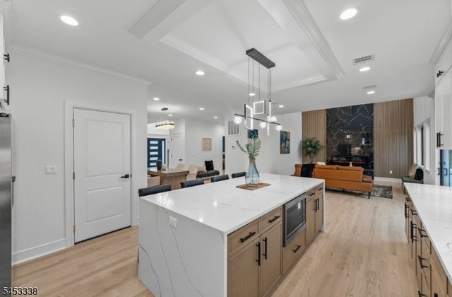 104 Highview Dr, Clifton City, NJ 07013