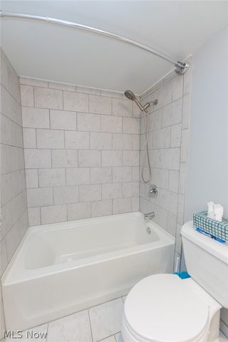 12500 Edgewater Drive 303, Lakewood, OH 44107