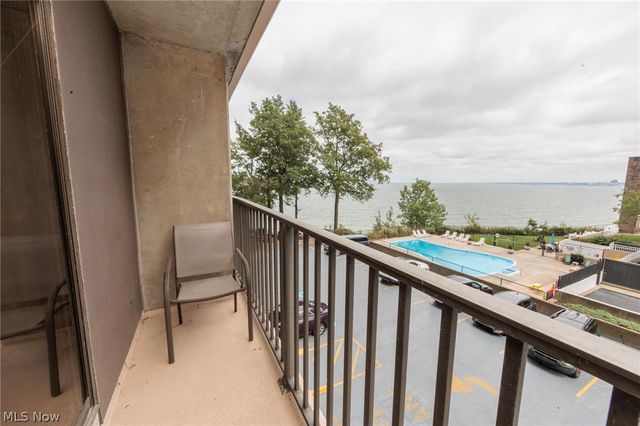 12500 Edgewater Drive 303, Lakewood, OH 44107