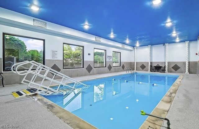12500 Edgewater Drive 303, Lakewood, OH 44107