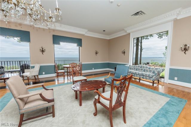 12500 Edgewater Drive 303, Lakewood, OH 44107