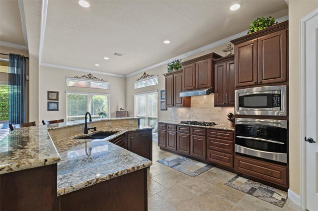 7 Vershire Circle, The Woodlands, TX 77354