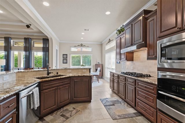 7 Vershire Circle, The Woodlands, TX 77354