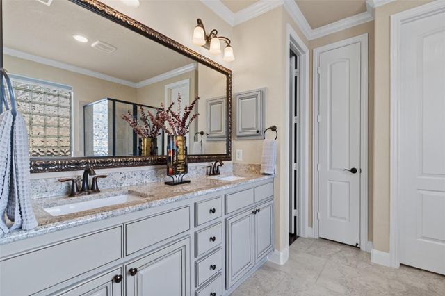 7 Vershire Circle, The Woodlands, TX 77354