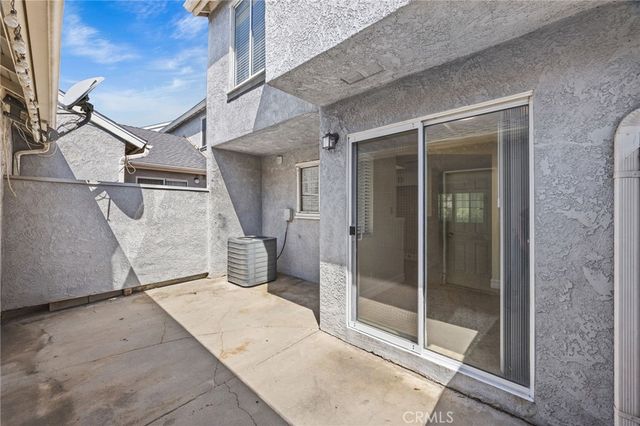 174 W Walnut B, Rialto, CA 92376