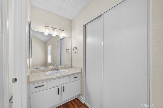 174 W Walnut B, Rialto, CA 92376