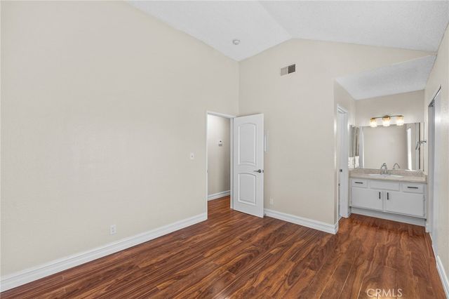 174 W Walnut B, Rialto, CA 92376