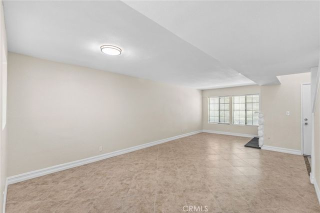 174 W Walnut B, Rialto, CA 92376