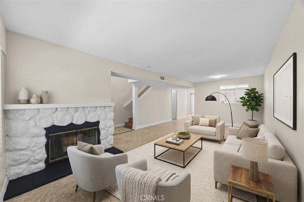 174 W Walnut B, Rialto, CA 92376