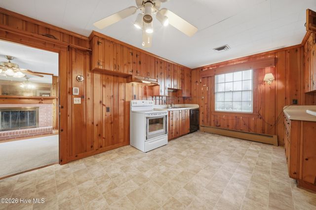 1130 N Road Street, Elizabeth City, NC 27909