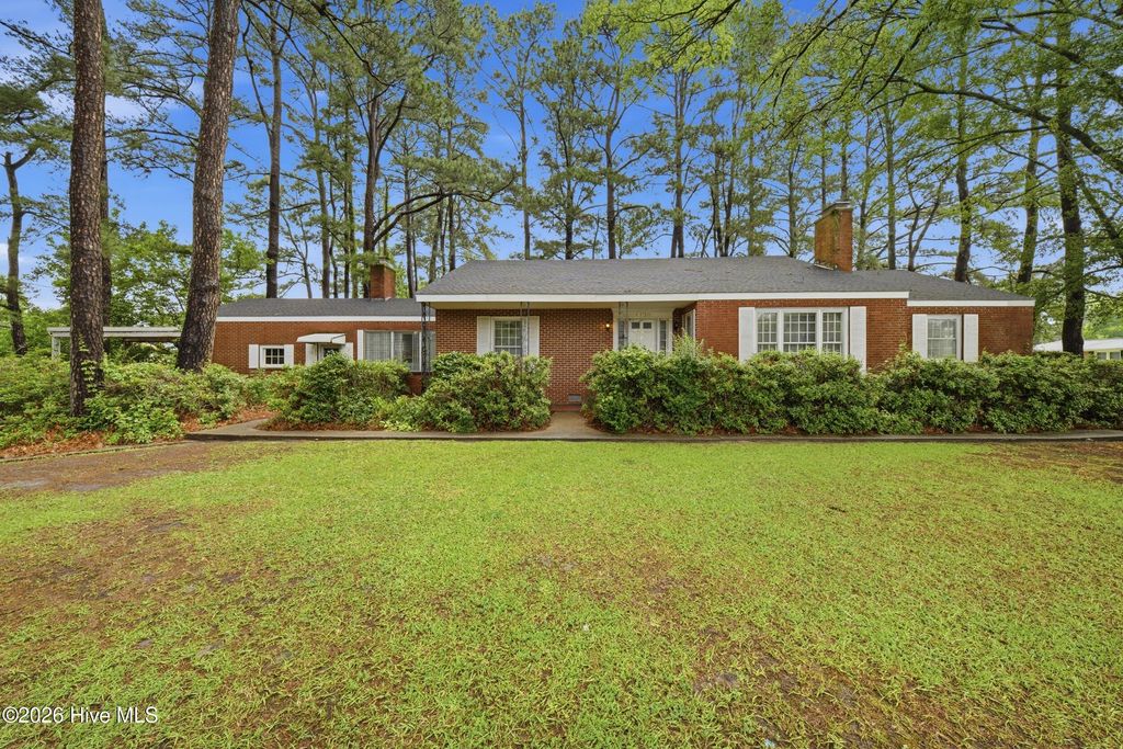1130 N Road Street, Elizabeth City, NC 27909
