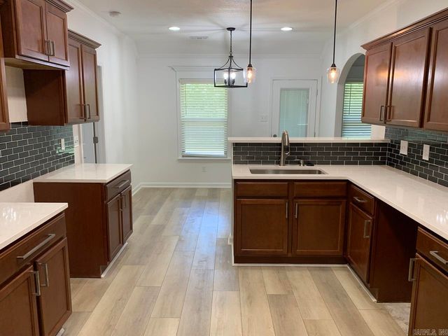 102 Wildflower Dr, Beebe, AR 72012