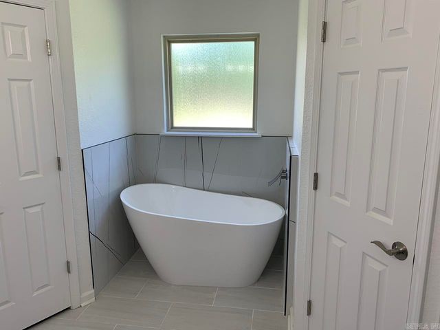 102 Wildflower Dr, Beebe, AR 72012