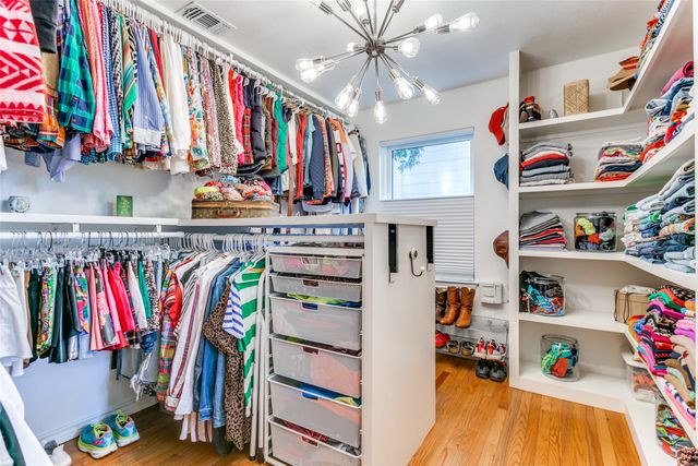 318 Ruth Street, Grapevine, TX 76051