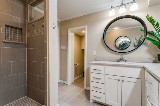 318 Ruth Street, Grapevine, TX 76051