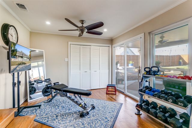 318 Ruth Street, Grapevine, TX 76051