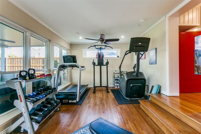 318 Ruth Street, Grapevine, TX 76051