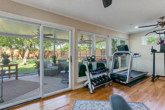 318 Ruth Street, Grapevine, TX 76051