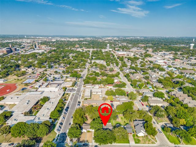 318 Ruth Street, Grapevine, TX 76051