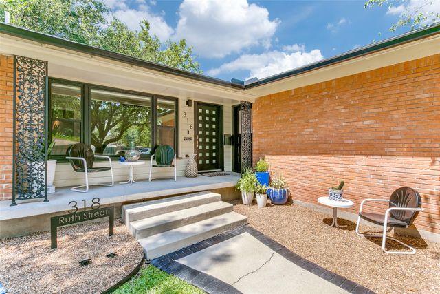 318 Ruth Street, Grapevine, TX 76051